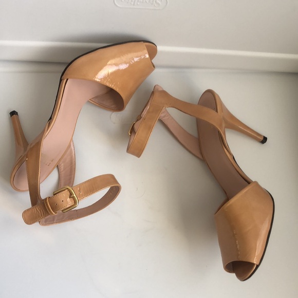 Stuart Weitzman UNIQUE!!! GORGEOUS! Patent leather ankle strap heels - Picture 5 of 8
